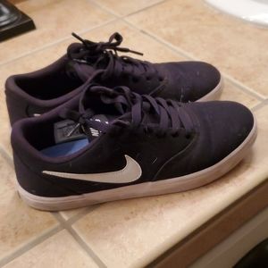 Nike Tennis Shoes